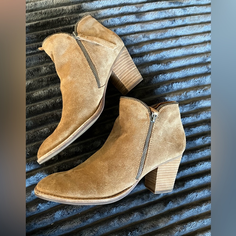 Dolce Vita soft suede 2 western tan women’s heeled ankle boot  8 (9.5” long)